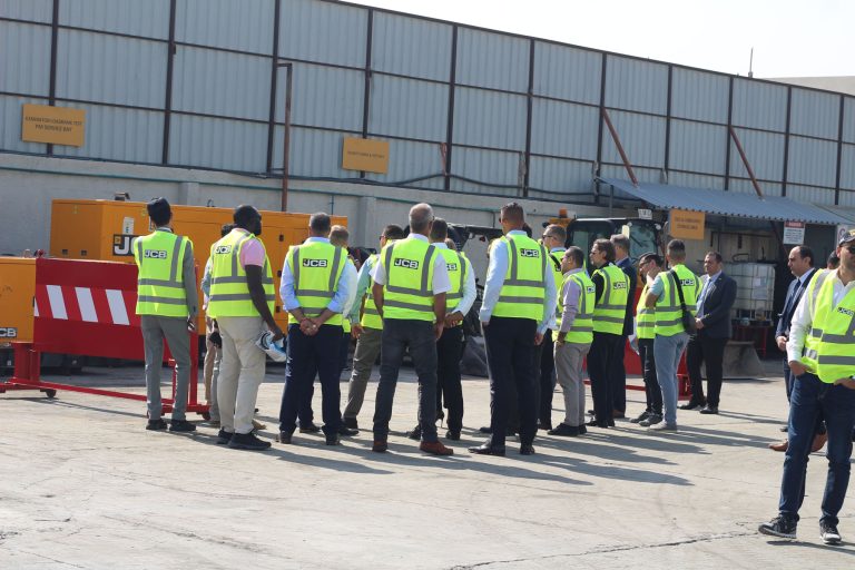 Tập đoàn MICO GROUP trong chuyến thăm quan tại Dubai, UAE, JCB Trung Đông