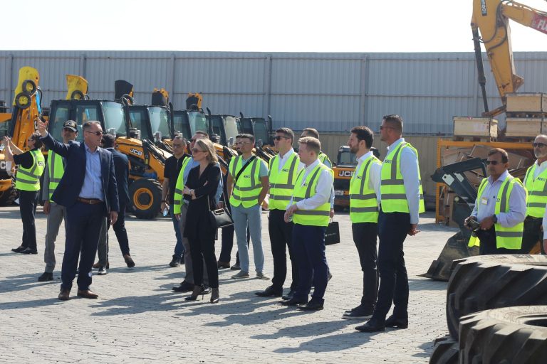 Tập đoàn MICO GROUP trong chuyến thăm quan tại Dubai, UAE, JCB Trung Đông